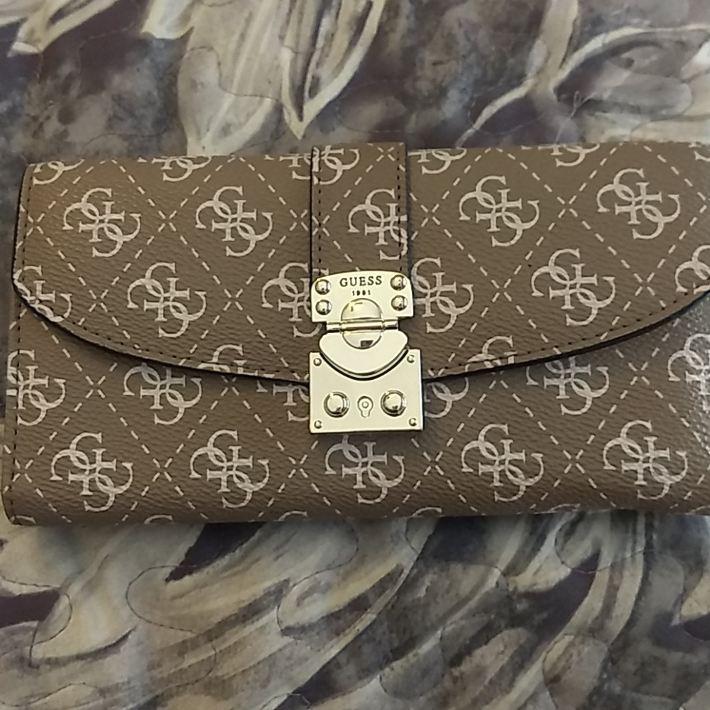 Guess wallet